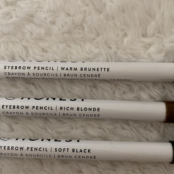 2 Honest Beauty eyebrow pencil - Picture 14 of 16